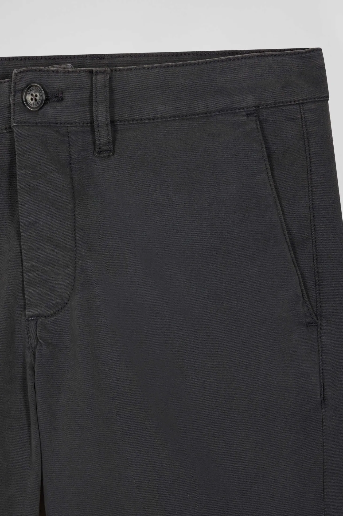 Pantalon chino uni en coton stretch gris anthracite coupe Slim