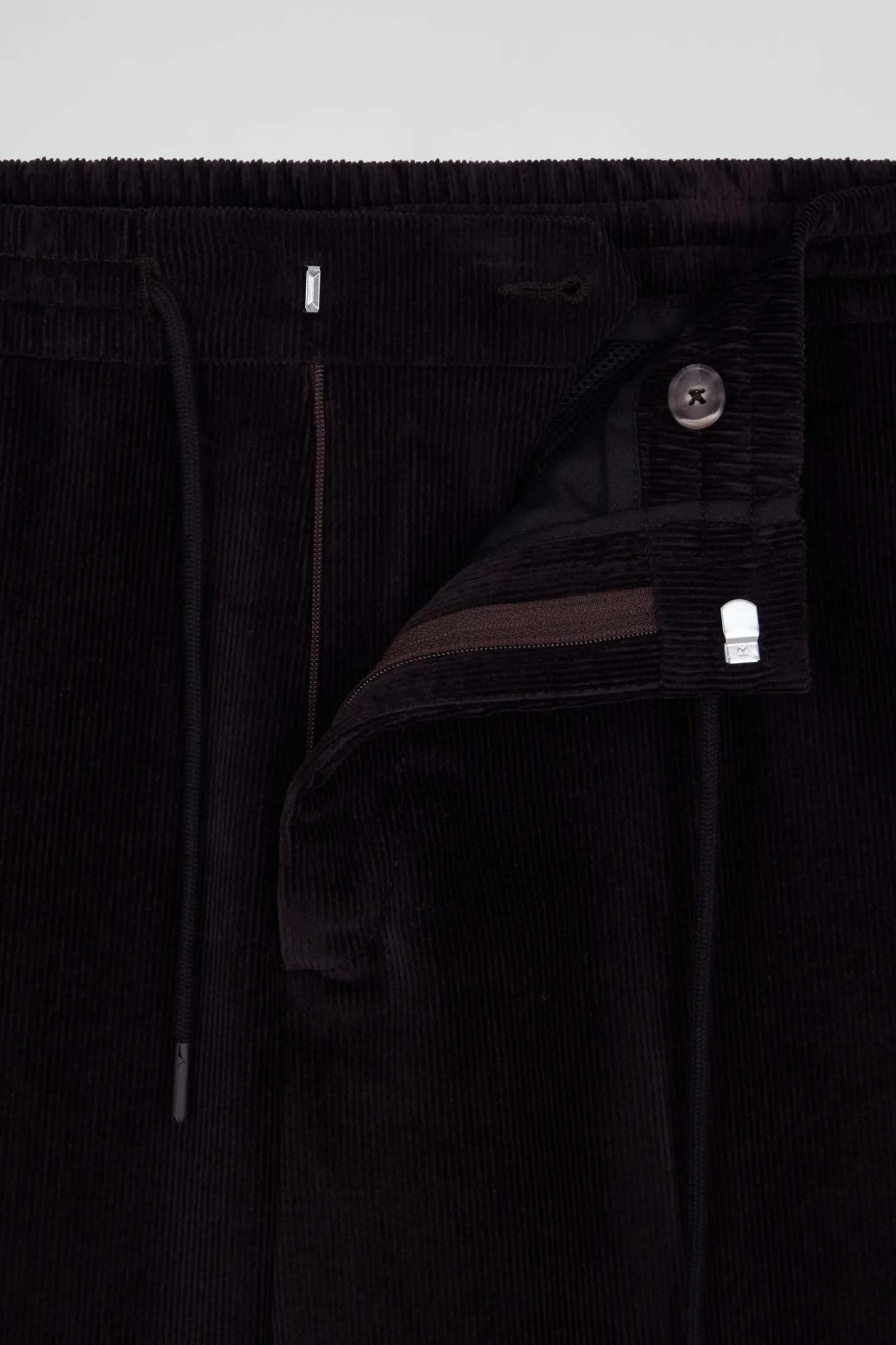 Pantalon en velours côtelé marron taille élastiquée coupe Modern
