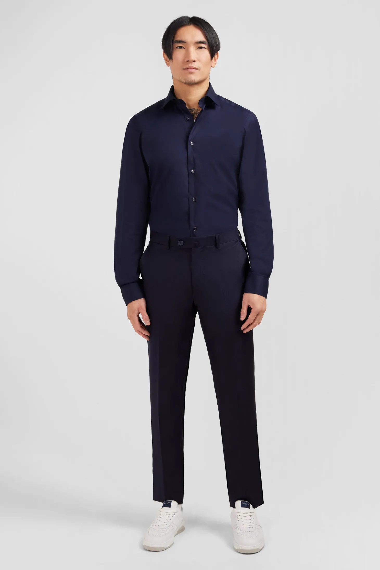 Pantalon regular bleu foncé en laine à plis cassés