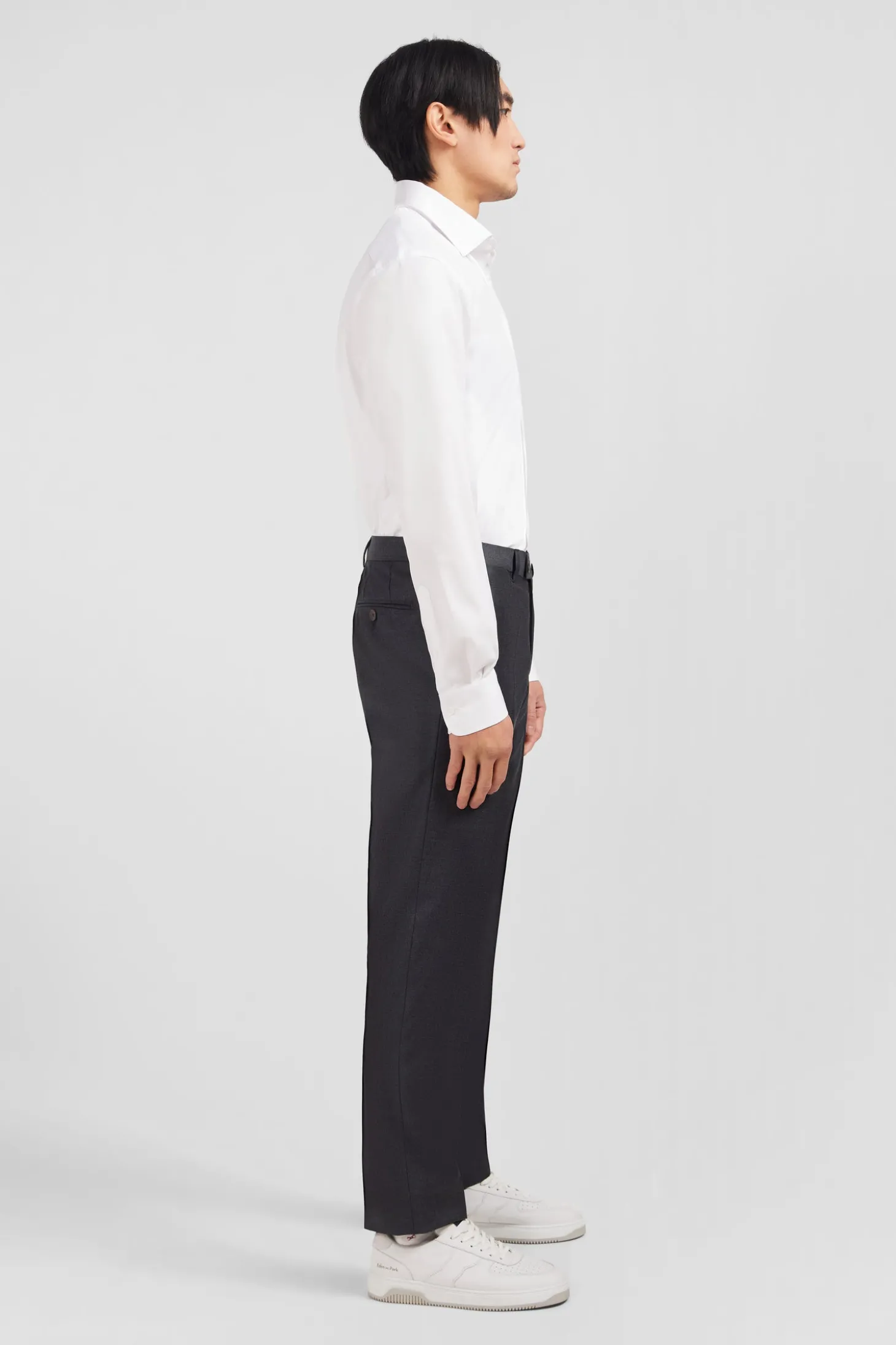 Pantalon regular gris en laine à plis cassés