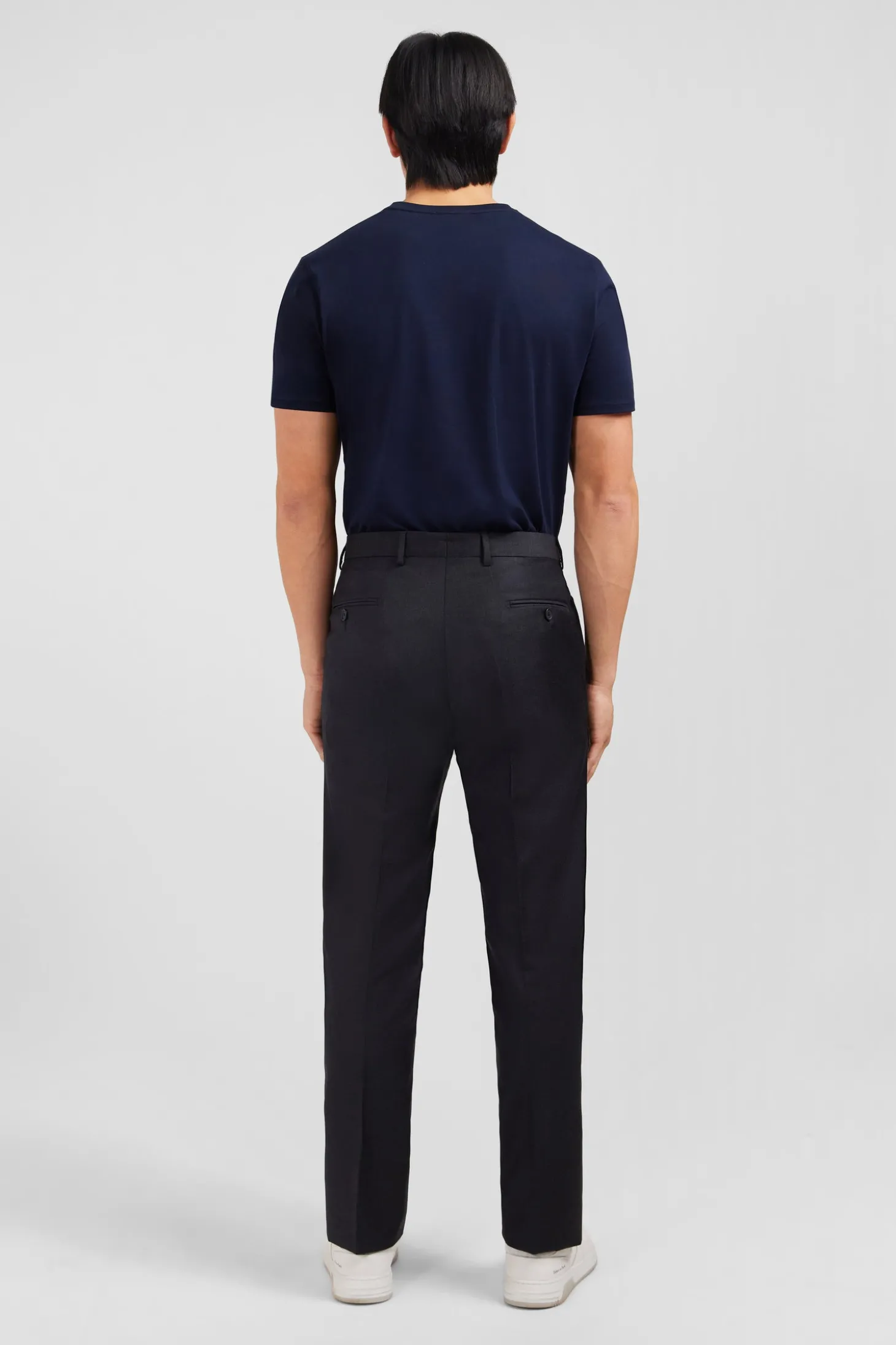 Pantalon regular gris foncé en laine à plis cassés