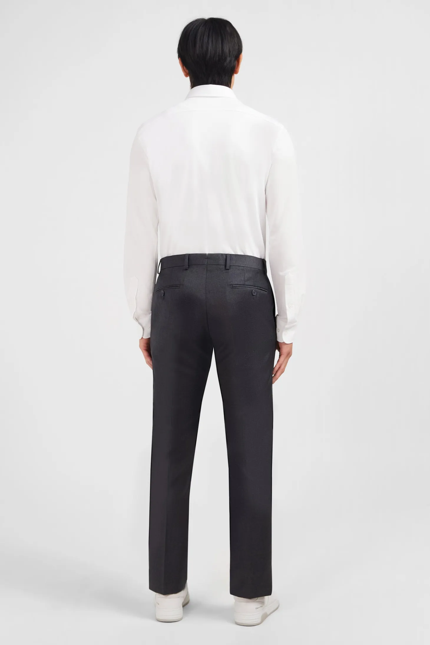 Pantalon slim gris en laine à plis cassés
