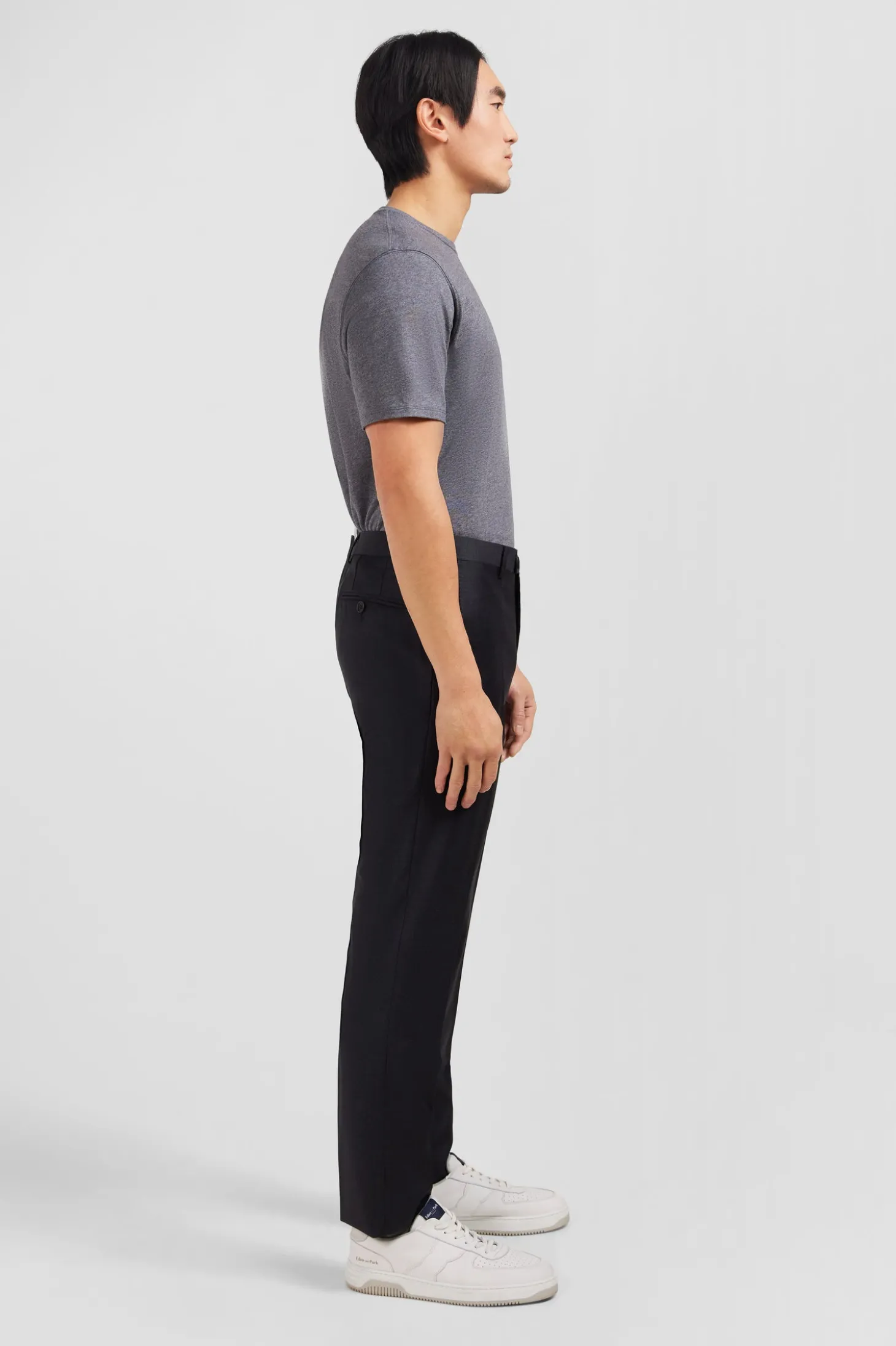 Pantalon slim gris foncé en laine à plis cassés