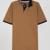 Polo manches courtes en piqué coton camel détails contrastés coupe Regular