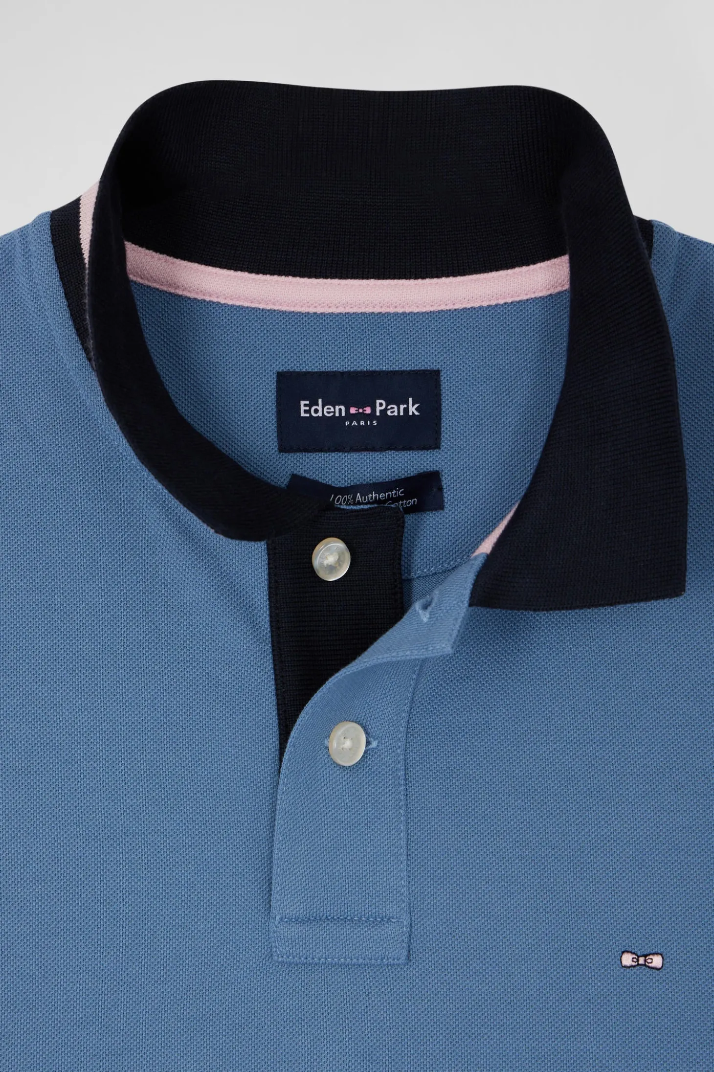 Polo manches courtes en piqué coton ciel détails contrastés coupe Regular