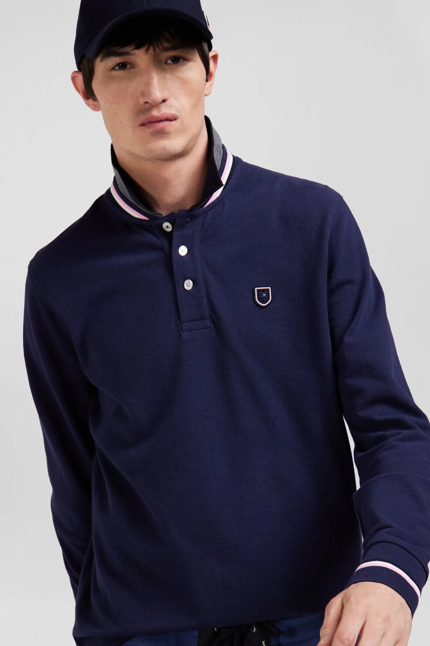 Polo manches longues en piqué coton bleu marine écusson gomme coupe Regular