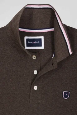 Polo manches longues en piqué coton marron col jacquard écusson gomme coupe Regular