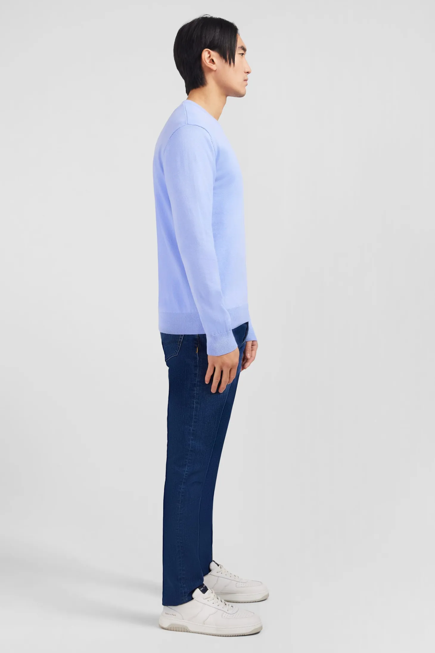 Pull bleu à Col V en coton