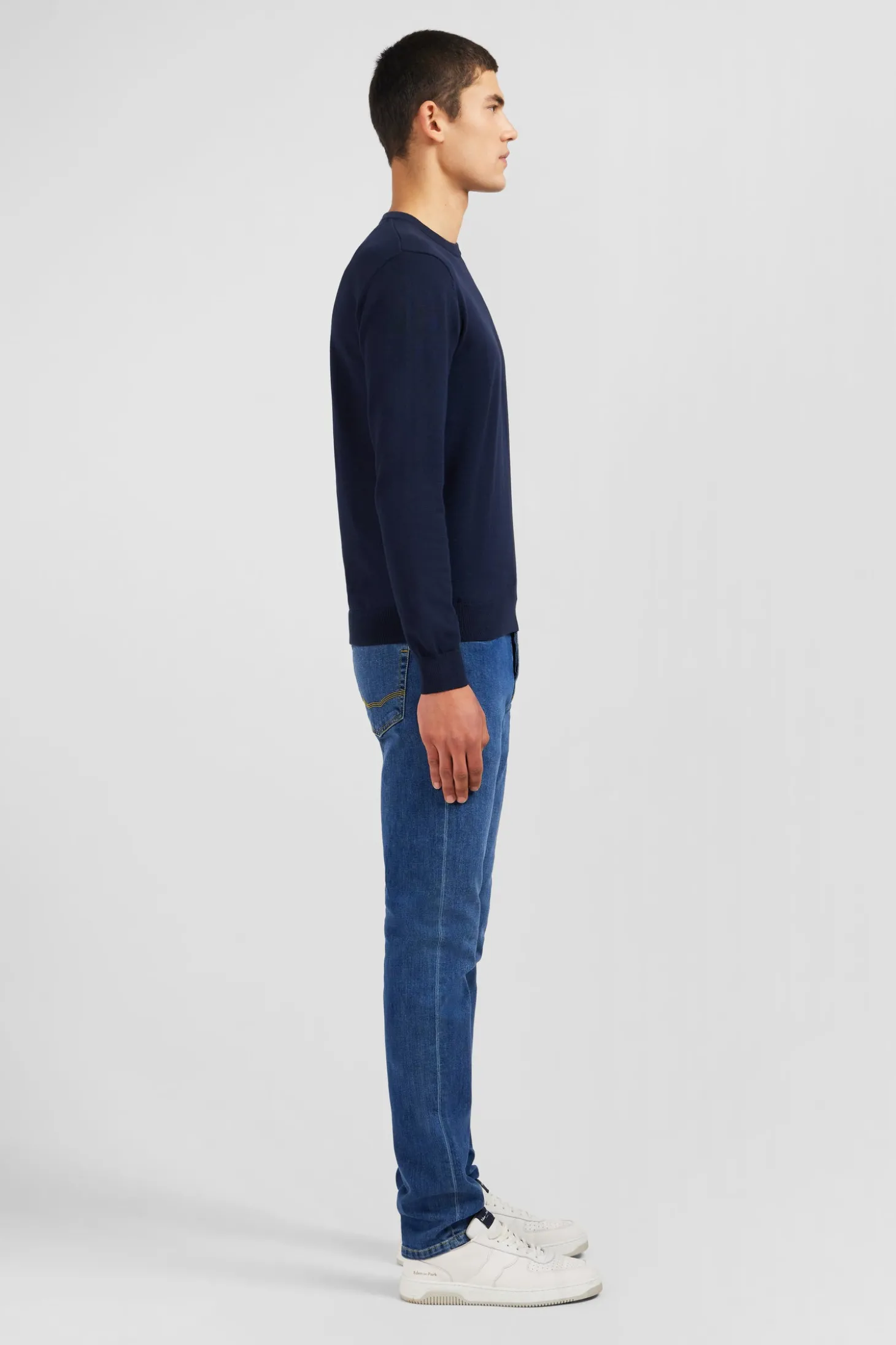 Pull bleu marine à col rond en coton