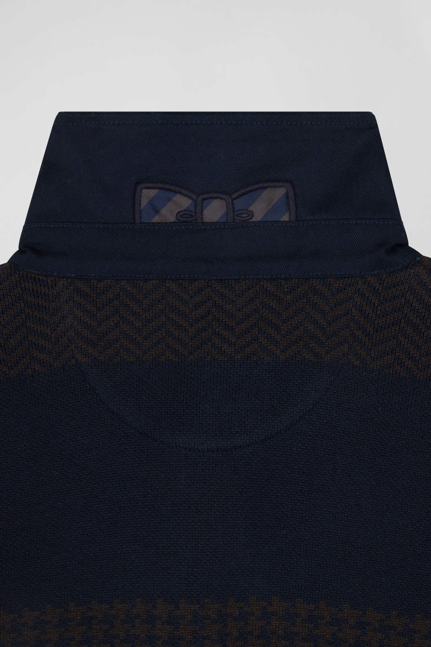 Pull col maillot en coton marron cerclé coupe Regular jacquard pied-de-poule