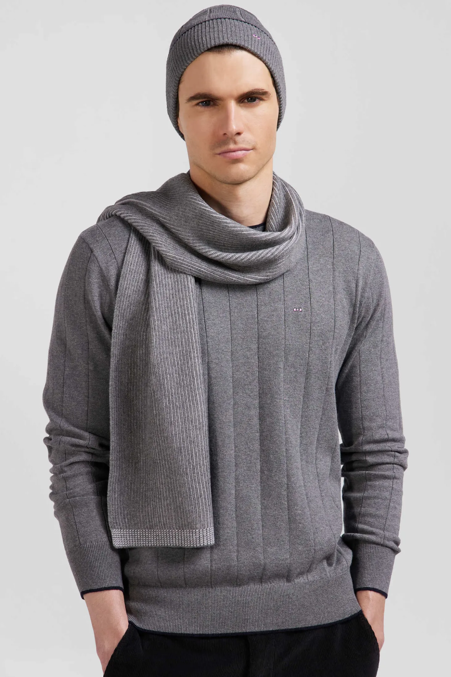 Pull col rond en coton et cachemire gris coupe Regular