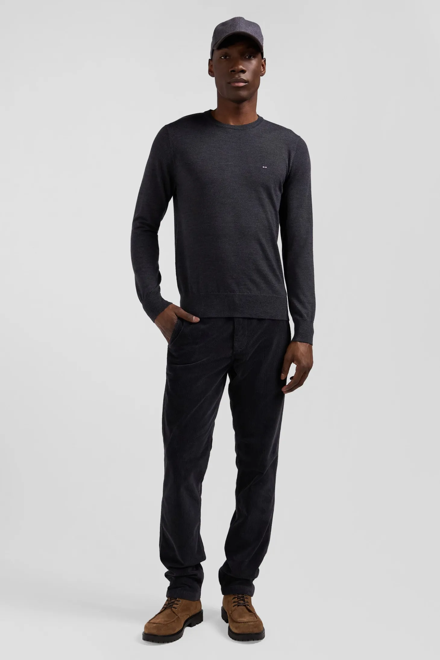Pull col rond uni en laine mérinos gris anthracite coupe Regular