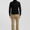 Pull col roulé en laine mérinos noir coupe Regular