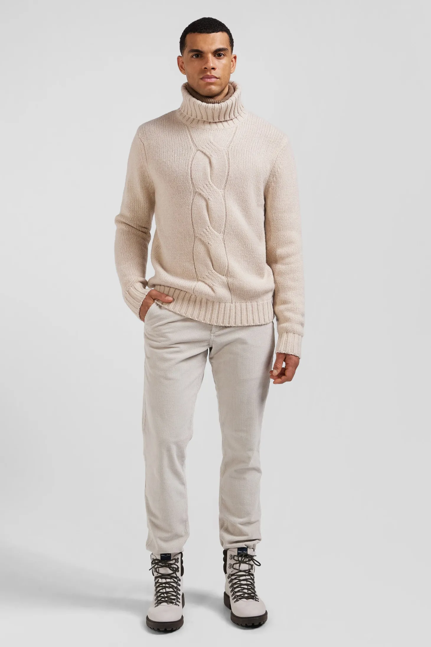 Pull col roulé en laine vierge et polyamide recyclé écru coupe Regular