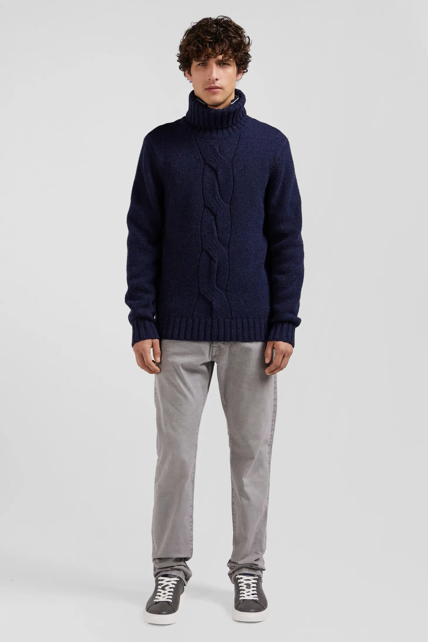 Pull col roulé en laine vierge et polyamide recyclé bleu marine coupe Regular