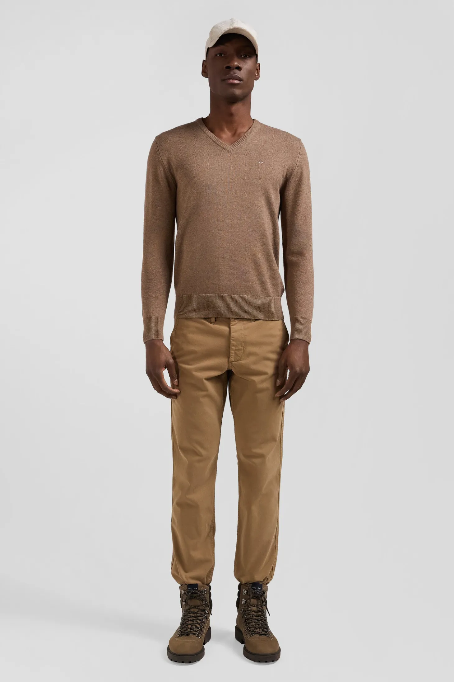 Pull col V en laine et coton camel demi-lune cerclée coupe Regular