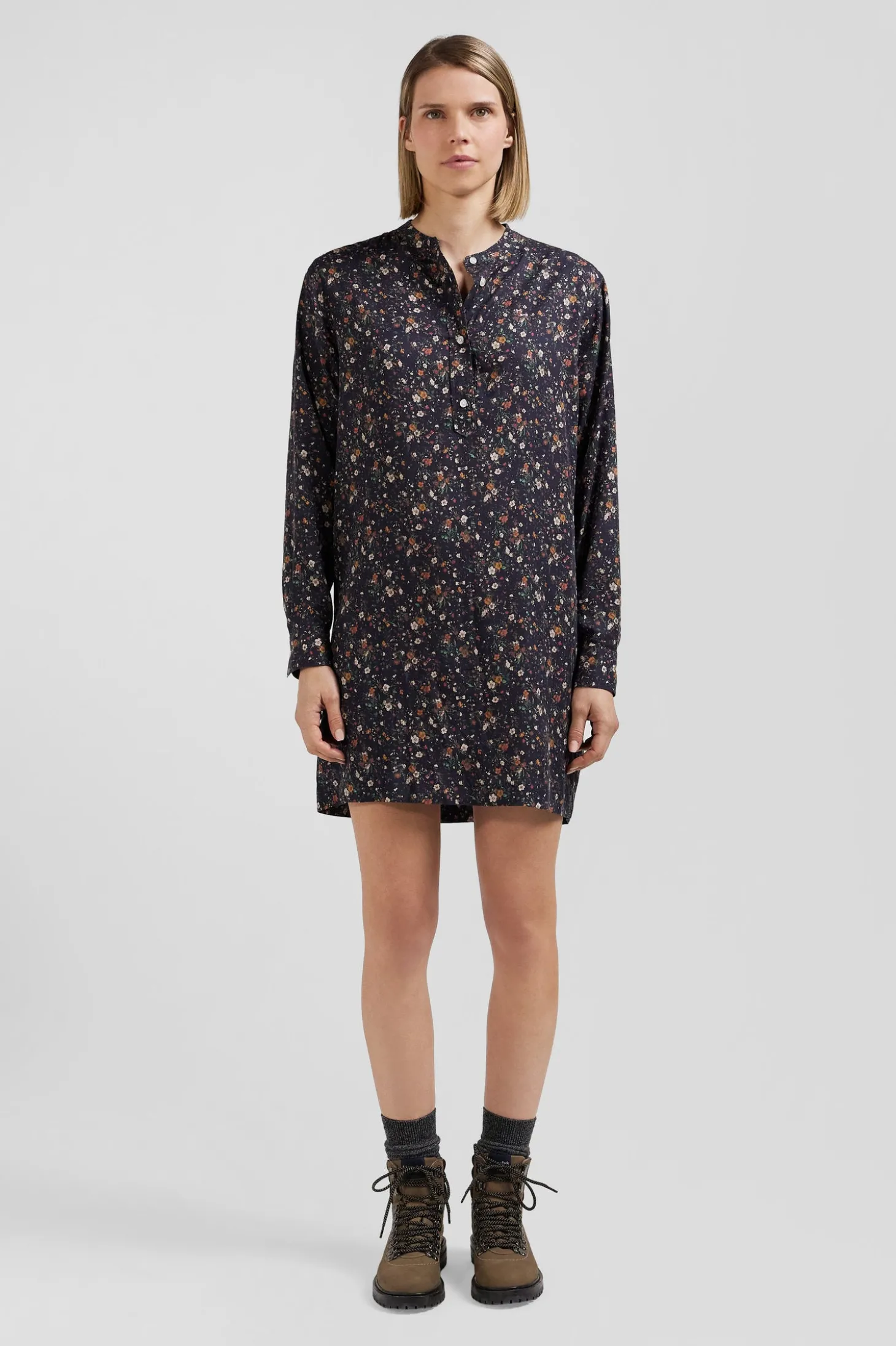 Robe chemise en lyocell noir à imprimé floral
