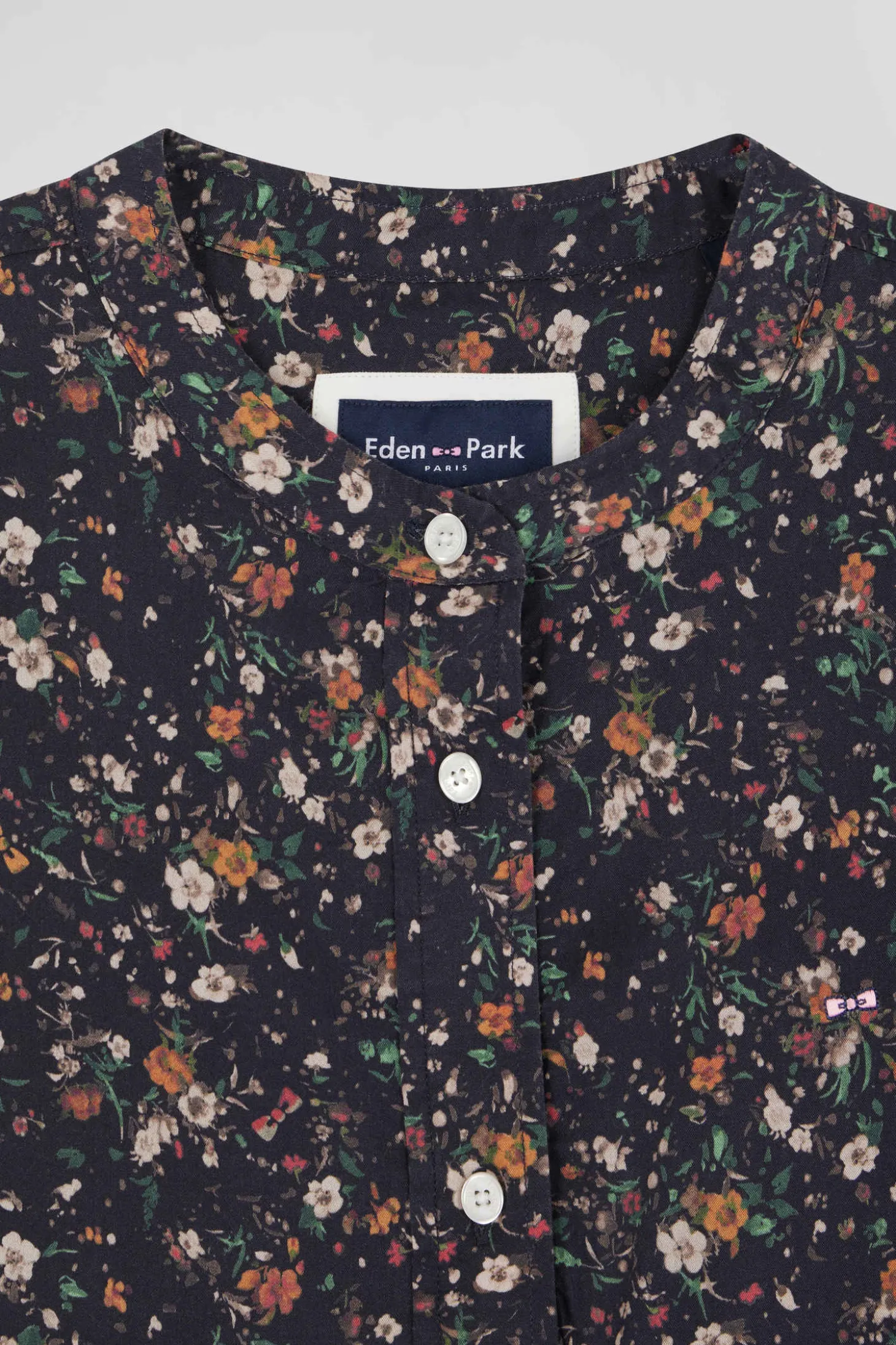 Robe chemise en lyocell noir à imprimé floral