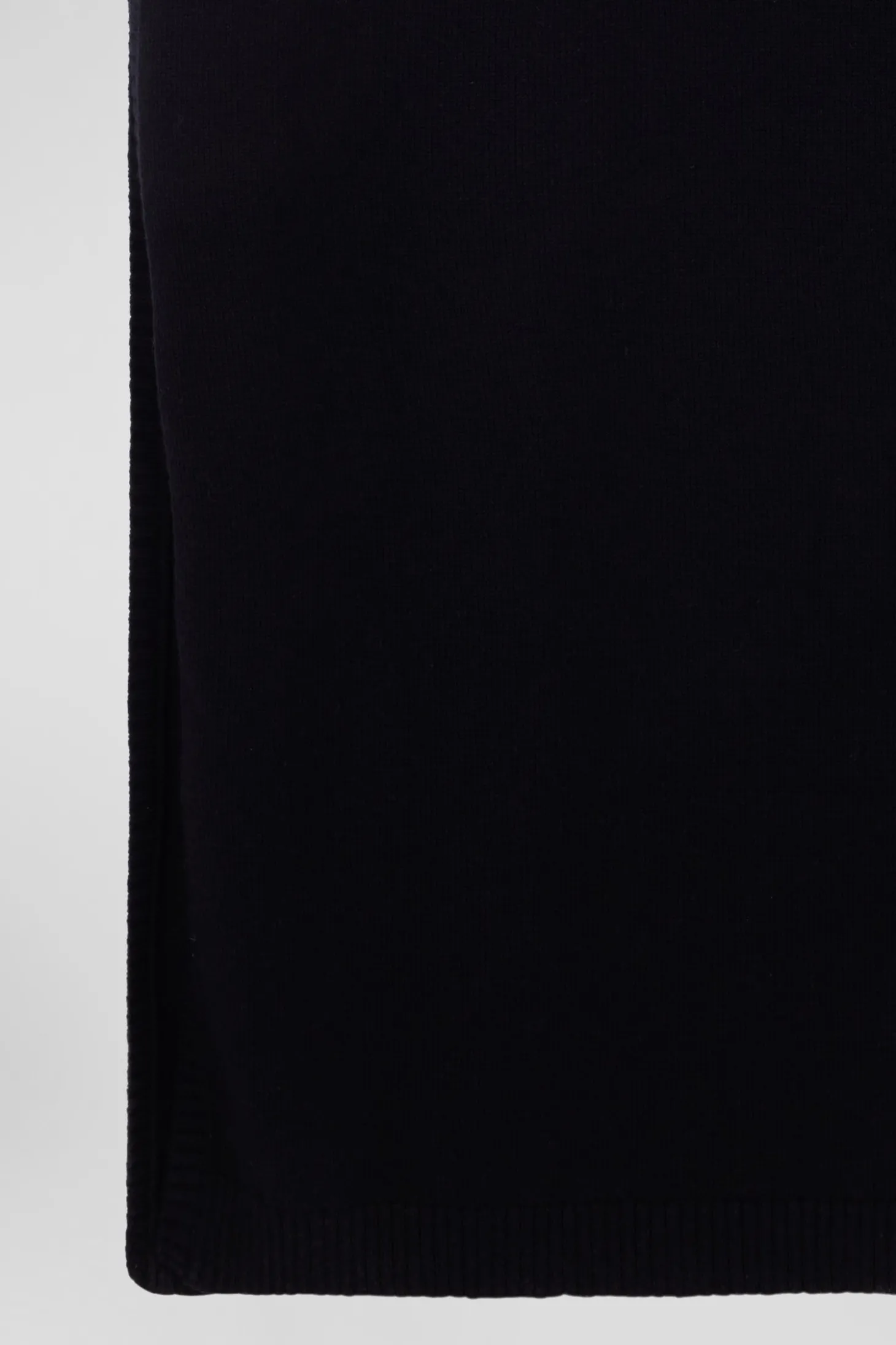Robe col roulé en laine et coton noire coupe Relaxed