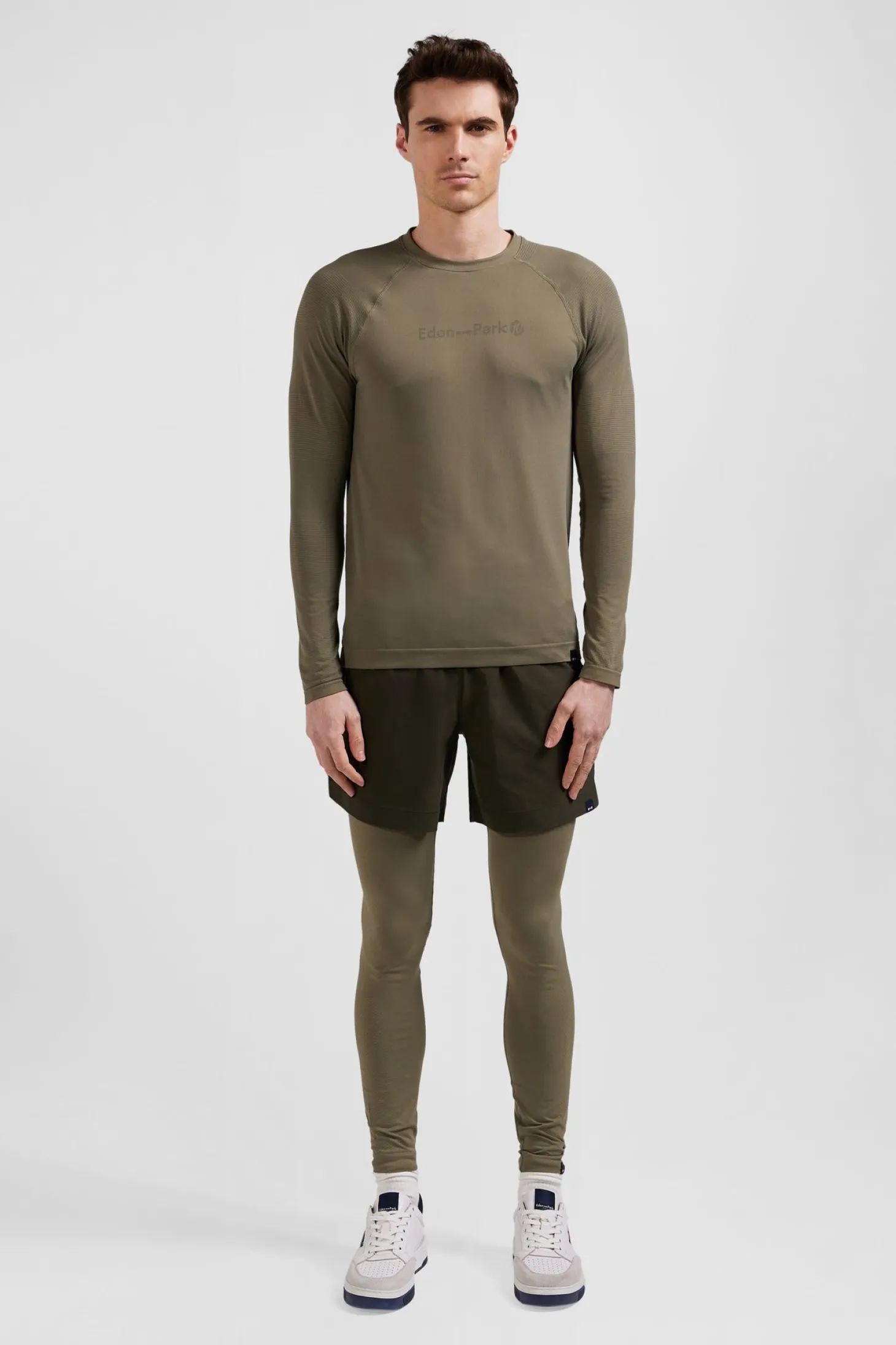 Short de sport kaki