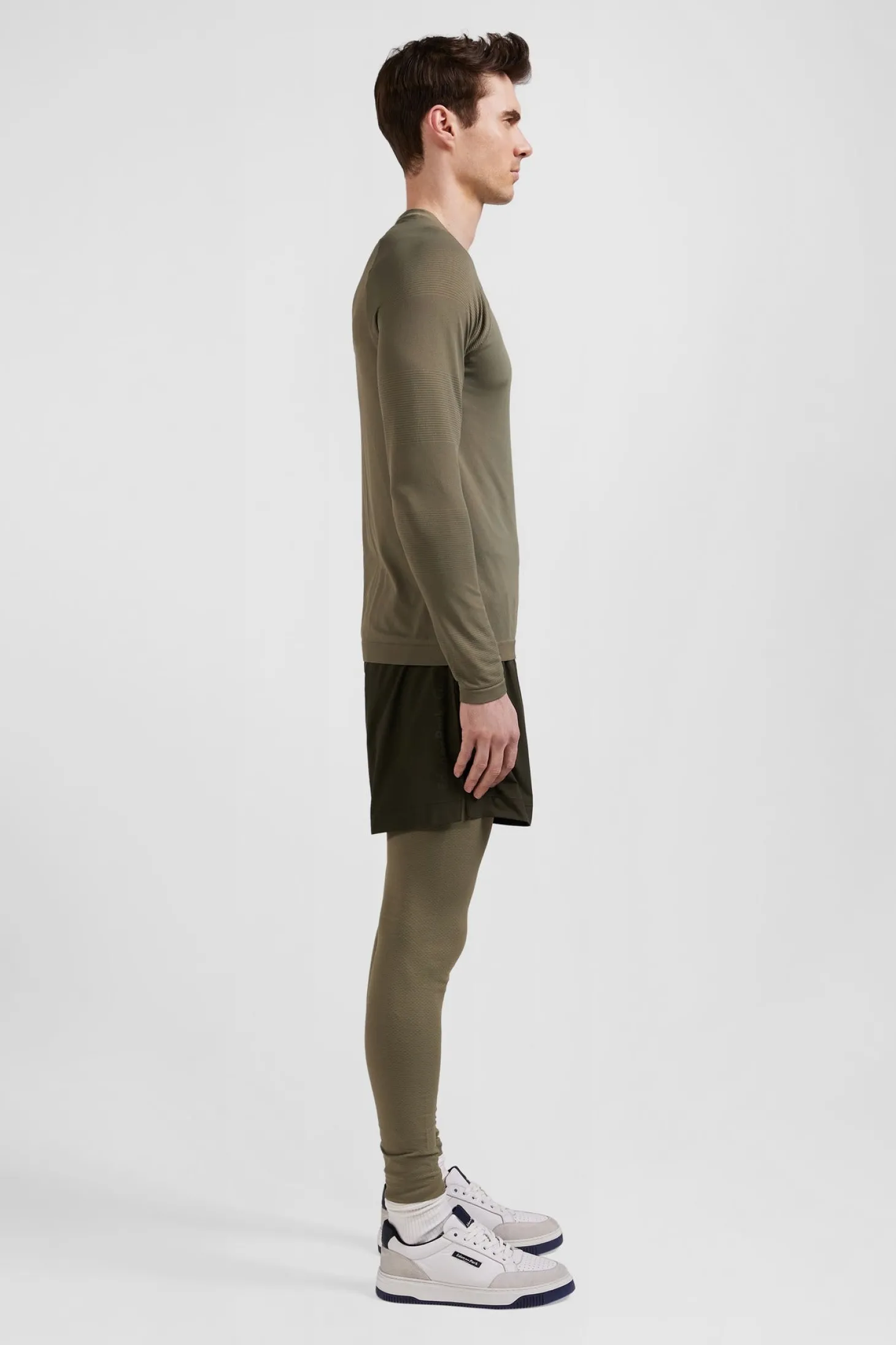 Short de sport kaki
