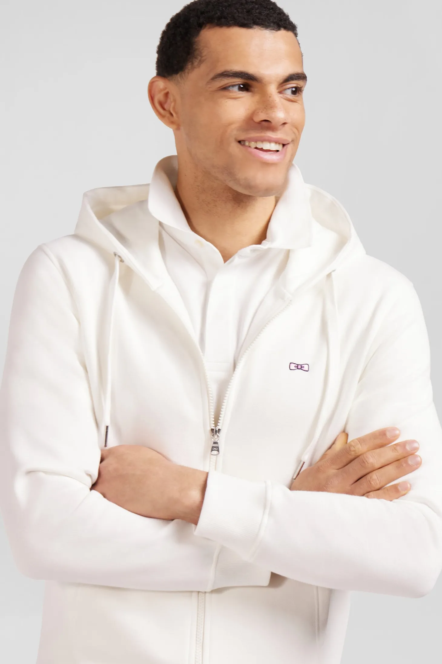 Sweatshirt zippé à capuche en molleton coton écru coupe Regular