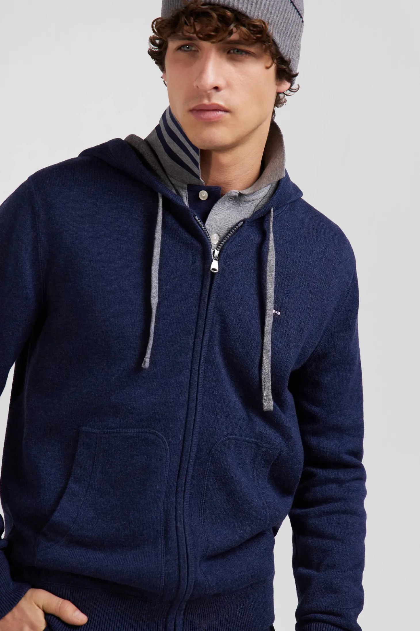 Sweatshirt zippé en maille laine et coton bleu marine coupe Regular