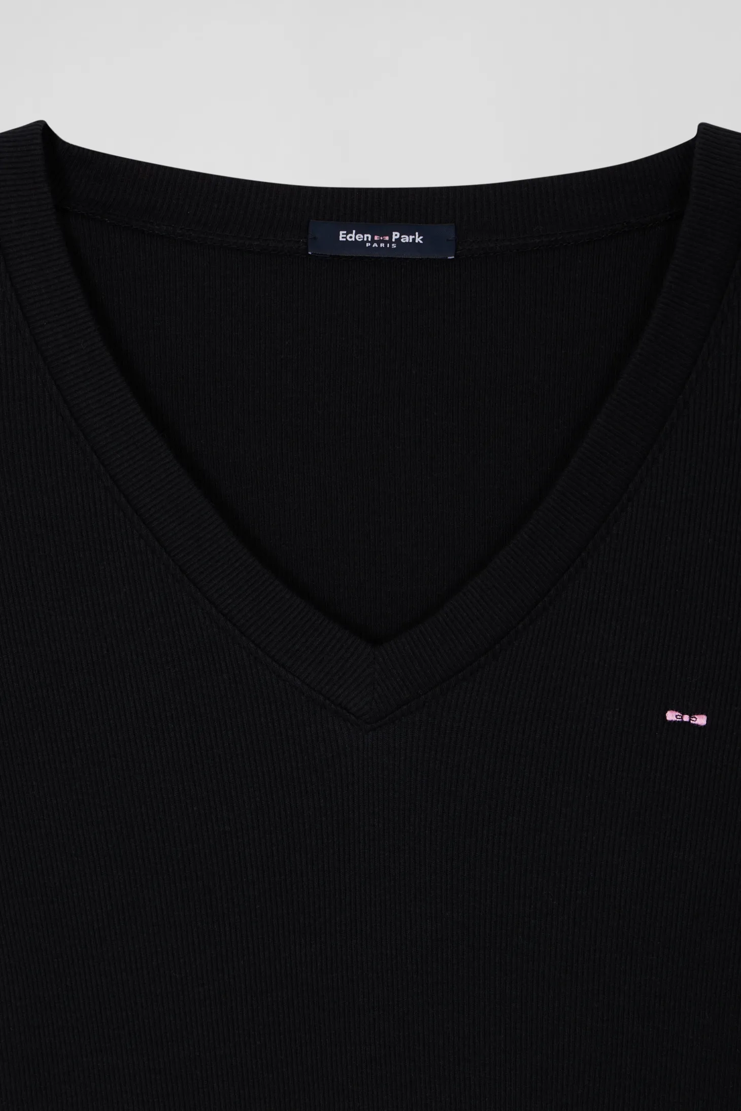 T-shirt manches longues à col V en coton noir coupe Slim